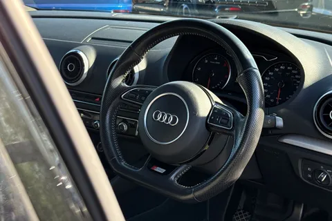 32 of 54 for Audi A3 2.0 TDI S line Euro 6 (s/s) 4dr (Nav)