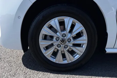 DA26TOV Volkswagen California Beach T7 SWB 150PS 2.0 TDi DSG - Camper Heater Thumbnail #12