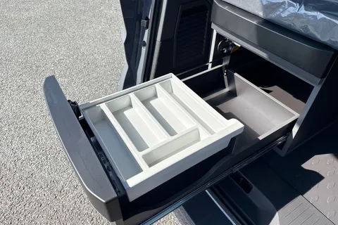 DA26XRX Volkswagen California Beach T7 SWB 150PS 2.0 TDi DSG - Camper Heater Thumbnail #33