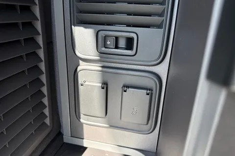 DA26TOV Volkswagen California Beach T7 SWB 150PS 2.0 TDi DSG - Camper Heater Thumbnail #35