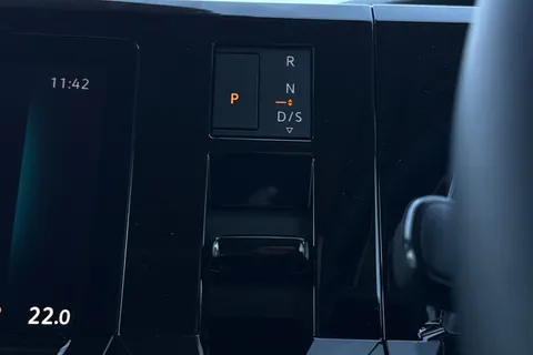 DA26TOV Volkswagen California Beach T7 SWB 150PS 2.0 TDi DSG - Camper Heater Thumbnail #45