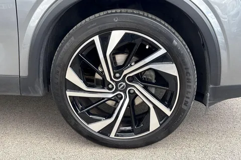 RY72BUP Nissan Qashqai 1.3 DIG-T MHEV Tekna+ XTRON Euro 6 (s/s) 5dr Thumbnail #8