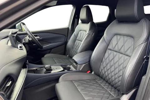 RY72BUP Nissan Qashqai 1.3 DIG-T MHEV Tekna+ XTRON Euro 6 (s/s) 5dr Thumbnail #12