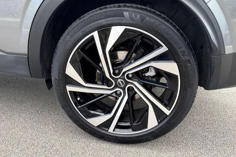 RY72BUP Nissan Qashqai 1.3 DIG-T MHEV Tekna+ XTRON Euro 6 (s/s) 5dr Thumbnail #18