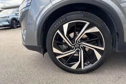 RY72BUP Nissan Qashqai 1.3 DIG-T MHEV Tekna+ XTRON Euro 6 (s/s) 5dr Thumbnail #19