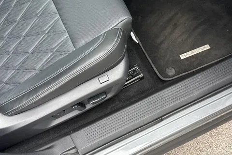 RY72BUP Nissan Qashqai 1.3 DIG-T MHEV Tekna+ XTRON Euro 6 (s/s) 5dr Thumbnail #23