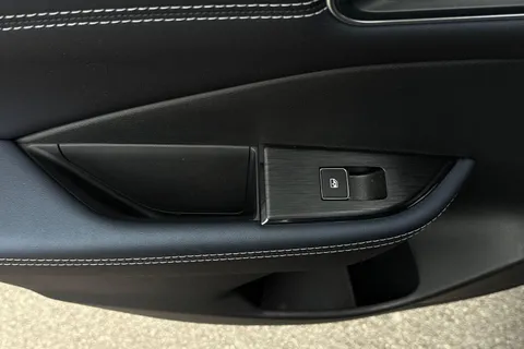 RY72BUP Nissan Qashqai 1.3 DIG-T MHEV Tekna+ XTRON Euro 6 (s/s) 5dr Thumbnail #26