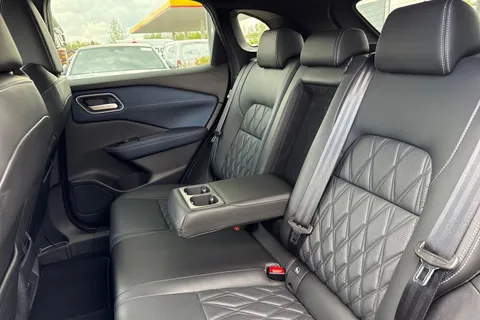 RY72BUP Nissan Qashqai 1.3 DIG-T MHEV Tekna+ XTRON Euro 6 (s/s) 5dr Thumbnail #32