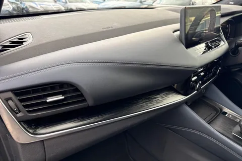 RY72BUP Nissan Qashqai 1.3 DIG-T MHEV Tekna+ XTRON Euro 6 (s/s) 5dr Thumbnail #38