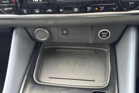 RY72BUP Nissan Qashqai 1.3 DIG-T MHEV Tekna+ XTRON Euro 6 (s/s) 5dr Thumbnail #45