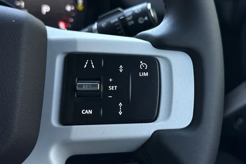 Land Rover Defender 90 3.0 D250 MHEV X-Dynamic SE Auto 4WD Euro 6 (s/s) 3dr Thumbnail #19