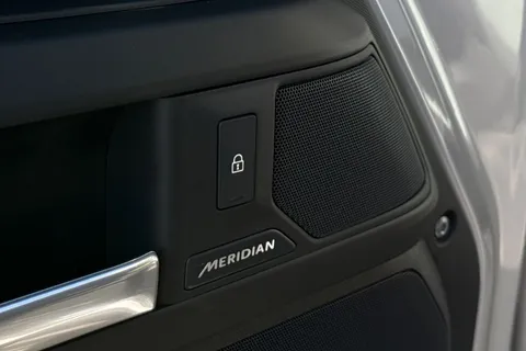 Land Rover Defender 90 3.0 D250 MHEV X-Dynamic SE Auto 4WD Euro 6 (s/s) 3dr Thumbnail #24