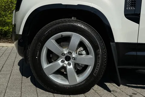 Land Rover Defender 90 3.0 D250 MHEV X-Dynamic SE Auto 4WD Euro 6 (s/s) 3dr Thumbnail #46