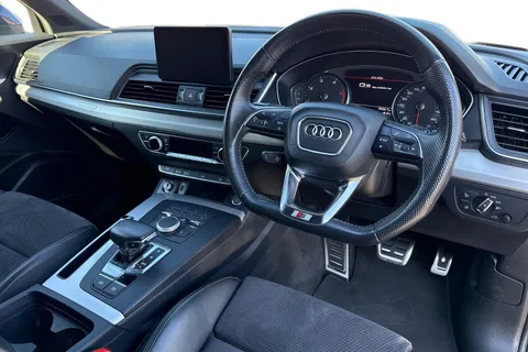 ND18UKJ Audi Q5 2.0 TDI 40 S line S Tronic quattro Euro 6 (s/s) 5dr Thumbnail #15