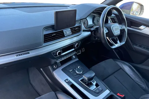 ND18UKJ Audi Q5 2.0 TDI 40 S line S Tronic quattro Euro 6 (s/s) 5dr Thumbnail #16