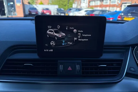 ND18UKJ Audi Q5 2.0 TDI 40 S line S Tronic quattro Euro 6 (s/s) 5dr Thumbnail #18