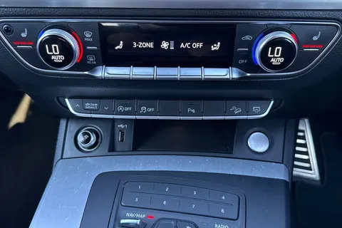 ND18UKJ Audi Q5 2.0 TDI 40 S line S Tronic quattro Euro 6 (s/s) 5dr Thumbnail #23