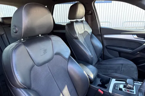 ND18UKJ Audi Q5 2.0 TDI 40 S line S Tronic quattro Euro 6 (s/s) 5dr Thumbnail #25