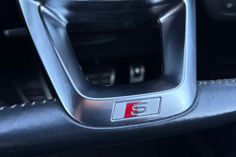 ND18UKJ Audi Q5 2.0 TDI 40 S line S Tronic quattro Euro 6 (s/s) 5dr Thumbnail #37