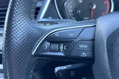 ND18UKJ Audi Q5 2.0 TDI 40 S line S Tronic quattro Euro 6 (s/s) 5dr Thumbnail #38