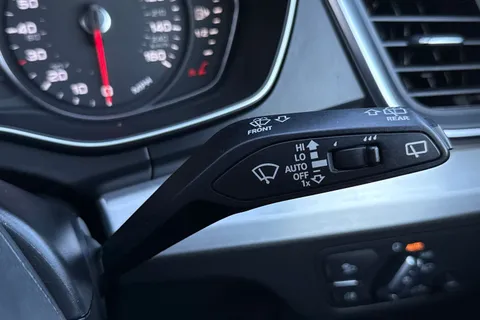 ND18UKJ Audi Q5 2.0 TDI 40 S line S Tronic quattro Euro 6 (s/s) 5dr Thumbnail #41