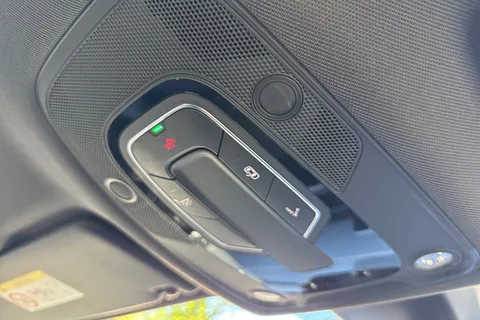 ND18UKJ Audi Q5 2.0 TDI 40 S line S Tronic quattro Euro 6 (s/s) 5dr Thumbnail #46