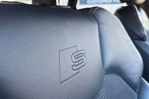 ND18UKJ Audi Q5 2.0 TDI 40 S line S Tronic quattro Euro 6 (s/s) 5dr Thumbnail #50