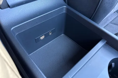 ND18UKJ Audi Q5 2.0 TDI 40 S line S Tronic quattro Euro 6 (s/s) 5dr Thumbnail #51