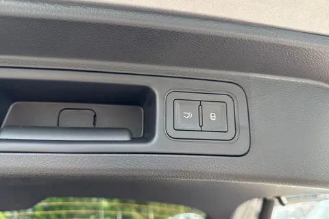  BYD Seal U 1.5 DM-i 26.6kWh Comfort CVT Auto Euro 6 (s/s) 5dr Thumbnail #29