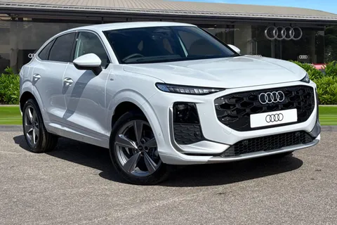 Audi Q3 1.5 TFSI S line Sportback S Tronic Euro 6 (s/s) 5dr Thumbnail #1
