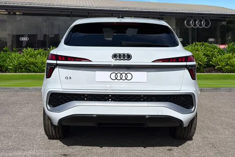 Audi Q3 1.5 TFSI S line Sportback S Tronic Euro 6 (s/s) 5dr Thumbnail #4