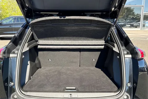 RO71XUZ PEUGEOT e-2008 50kWh GT Auto 5dr Thumbnail #8