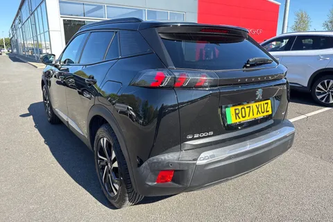 RO71XUZ PEUGEOT e-2008 50kWh GT Auto 5dr Thumbnail #9