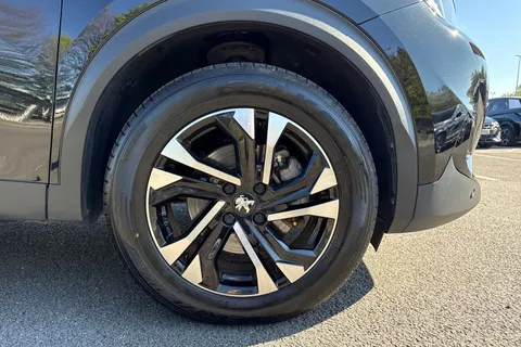 RO71XUZ PEUGEOT e-2008 50kWh GT Auto 5dr Thumbnail #11