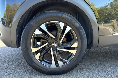 RO71XUZ PEUGEOT e-2008 50kWh GT Auto 5dr Thumbnail #12