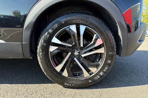 RO71XUZ PEUGEOT e-2008 50kWh GT Auto 5dr Thumbnail #14