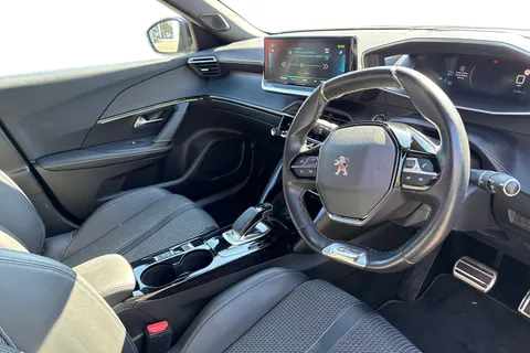 RO71XUZ PEUGEOT e-2008 50kWh GT Auto 5dr Thumbnail #15