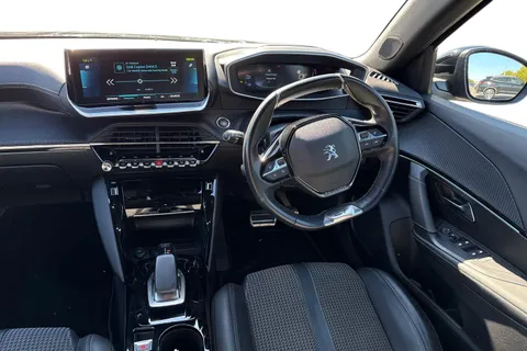 RO71XUZ PEUGEOT e-2008 50kWh GT Auto 5dr Thumbnail #19