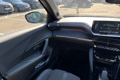 RO71XUZ PEUGEOT e-2008 50kWh GT Auto 5dr Thumbnail #21