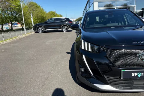 RO71XUZ PEUGEOT e-2008 50kWh GT Auto 5dr Thumbnail #26