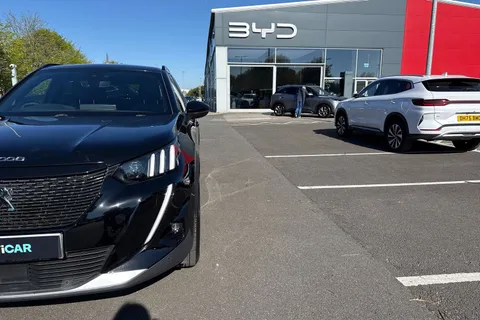 RO71XUZ PEUGEOT e-2008 50kWh GT Auto 5dr Thumbnail #27