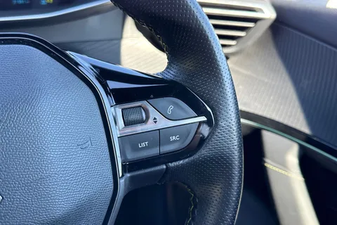 RO71XUZ PEUGEOT e-2008 50kWh GT Auto 5dr Thumbnail #41