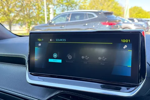 RO71XUZ PEUGEOT e-2008 50kWh GT Auto 5dr Thumbnail #48