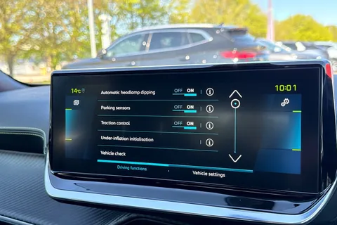 RO71XUZ PEUGEOT e-2008 50kWh GT Auto 5dr Thumbnail #52