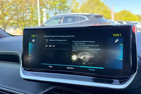 RO71XUZ PEUGEOT e-2008 50kWh GT Auto 5dr Thumbnail #56