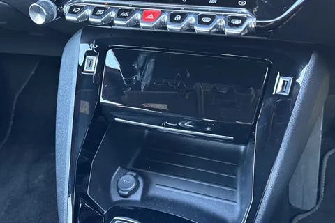 RO71XUZ PEUGEOT e-2008 50kWh GT Auto 5dr Thumbnail #60