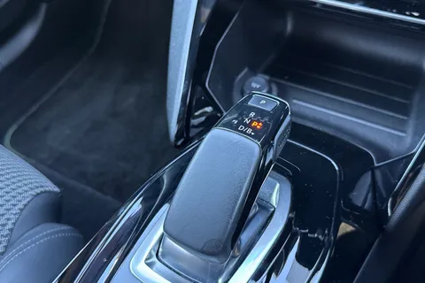 RO71XUZ PEUGEOT e-2008 50kWh GT Auto 5dr Thumbnail #61