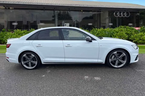 FB19OLU Audi A4 Black Edition 45 TFSI quattro 245 PS S tronic Thumbnail #4