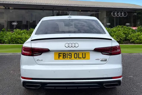 FB19OLU Audi A4 Black Edition 45 TFSI quattro 245 PS S tronic Thumbnail #5