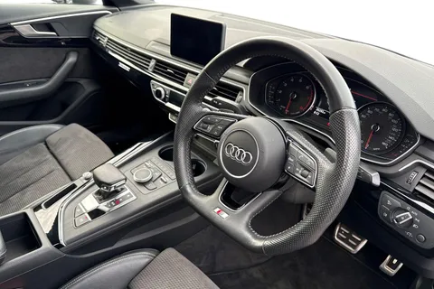 FB19OLU Audi A4 Black Edition 45 TFSI quattro 245 PS S tronic Thumbnail #15